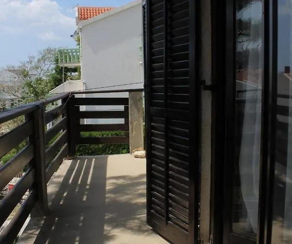 Apartment Apartments With A Parking Space Pag - 6367